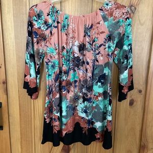 Dazzle up brand tunic. Size S